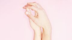 What Your Hand-Holding Style Says About Your 'Ship