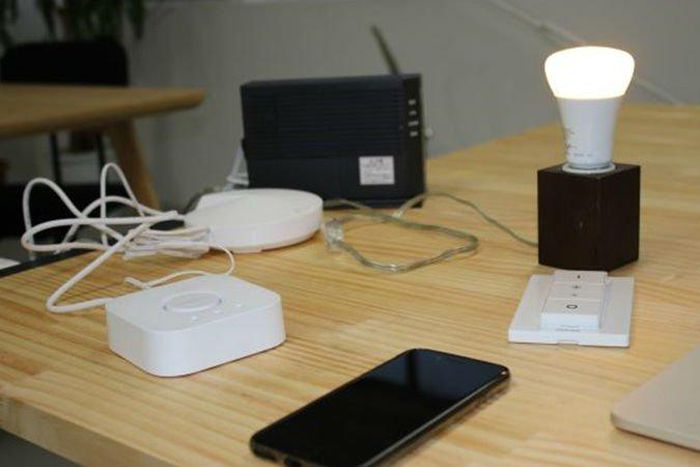 Single woman creates a light bulb that turns on automatically whenever couples break up