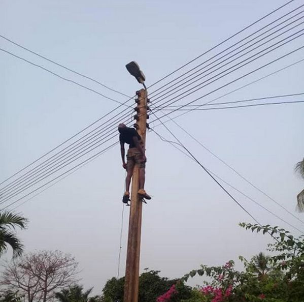 Man dies on ECG pole