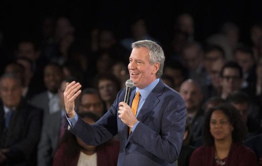 Bill de Blasio Endorses Bernie Sanders