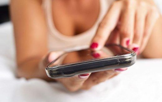 Woman texted late father every day, she got a response 4 years later