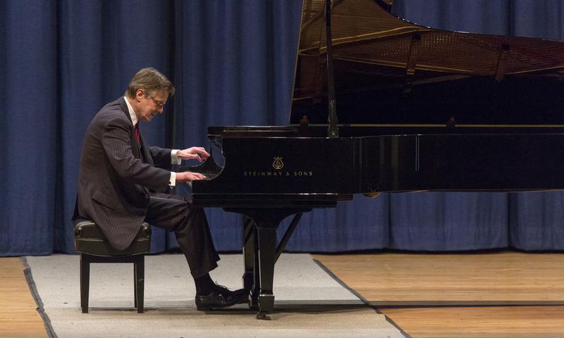 Peter Serkin, 72, Dies; Pianist With Pedigree Who Forged a New Path