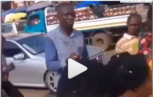 Man gets beaten for using eggs to curse ‘stealers’ of his phone and money at Kwame Nkrumah Circle (video)