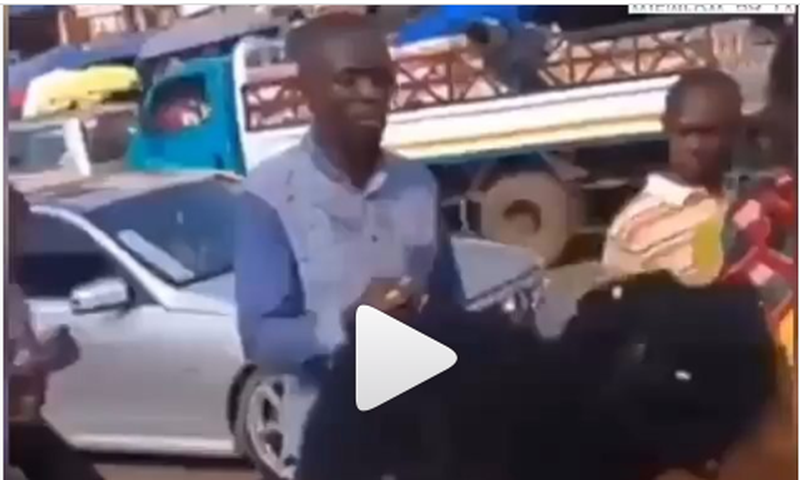 Man gets beaten for using eggs to curse ‘stealers’ of his phone and money at Kwame Nkrumah Circle (video)