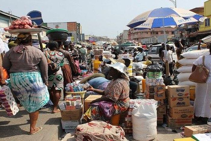 ___8760167___2018___8___23___12___Street_Outside_Makola_Market_Accra_Ghana
