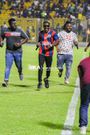 Shatta Wale thrilled fans with his performance at half-time (Credit: Sika Fotos)