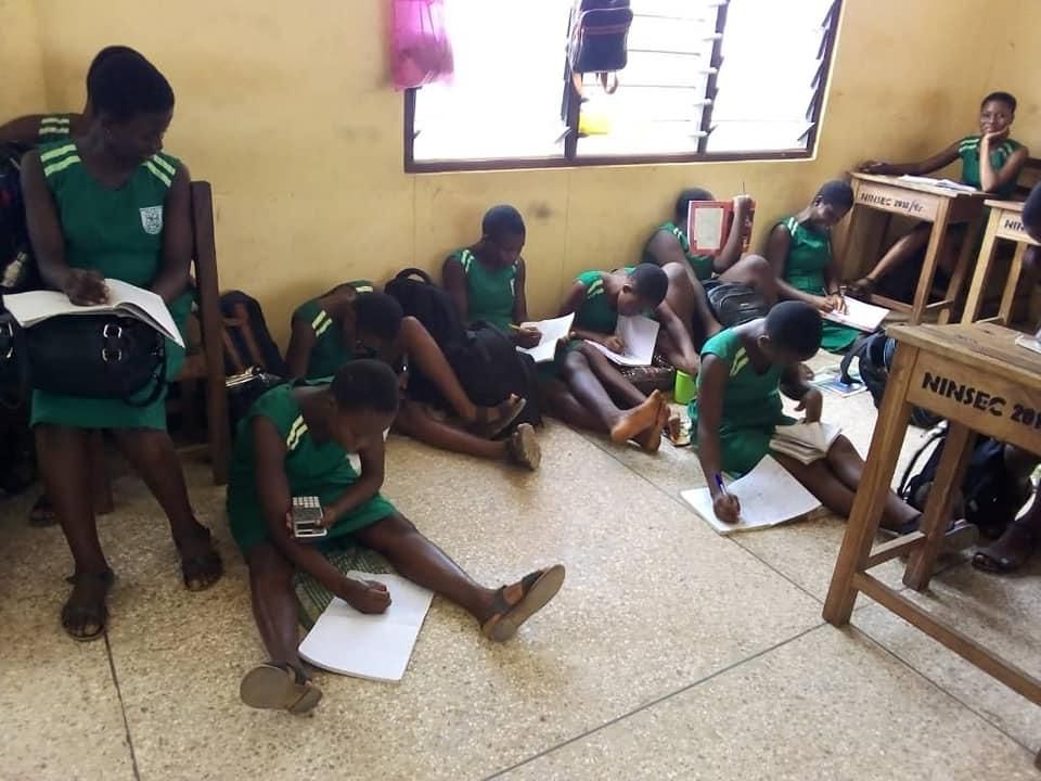 Ningo Senior High-Technical School lacks furniture