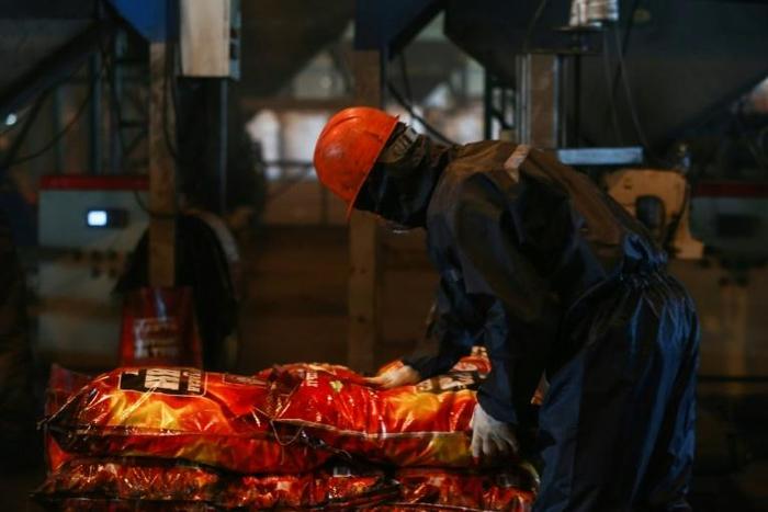A government-issued fuel -- made of coking coal from the southern Gobi region and washed coal powder -- has been linked to deaths and ill-health in Mongolia