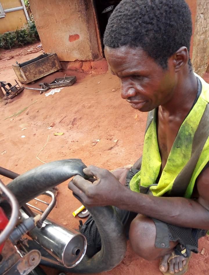 “I lost my sight but not my manhood” – Blind vulcaniser with 7 children