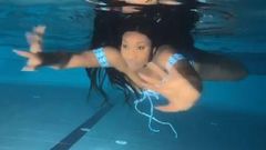 Wendy Shay shows swimming skills