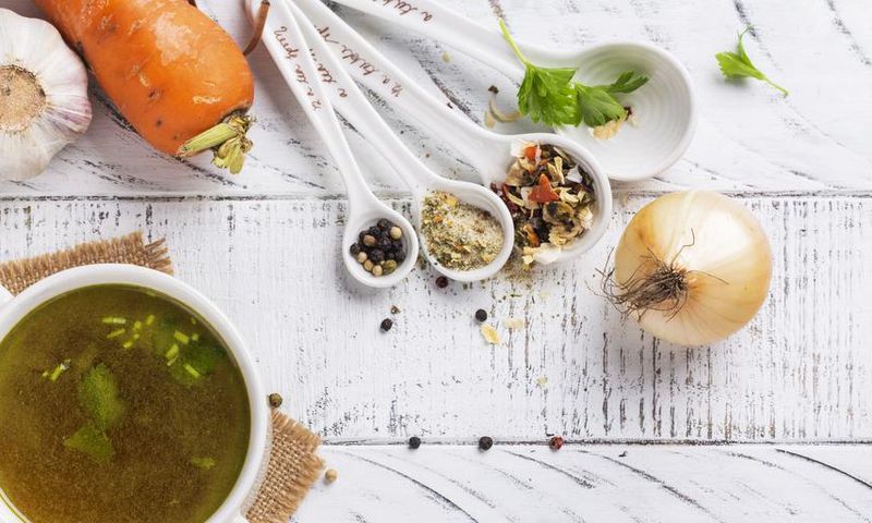 8 Very Real Benefits Of Bone Broth