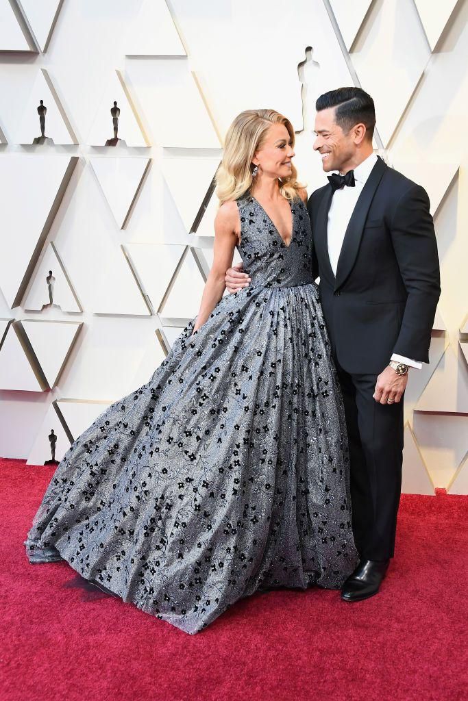 Kelly Ripa and Mark Consuelos' Body Language Is D*mn Near Perfect