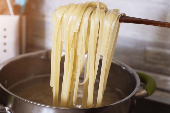 Dr. Pimple Popper Squeezes 'Noodle' Steatocystoma