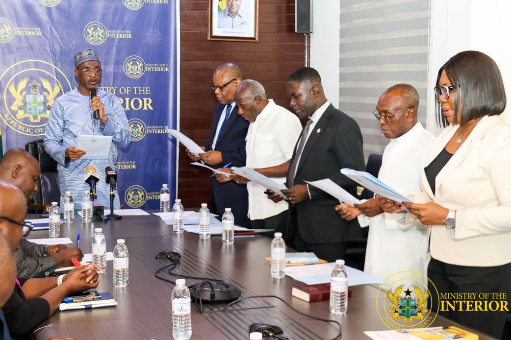 The Minister for the Interior, Mohammed Mubarak Muntaka, has constituted a seven-member mediation committee as part of urgent efforts to resolve the ongoing conflict in Gbiniyiri