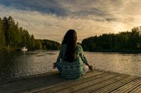  7 powerful ways to make peace with your past and move forward