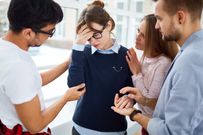  7 powerful ways to make peace with your past and move forward