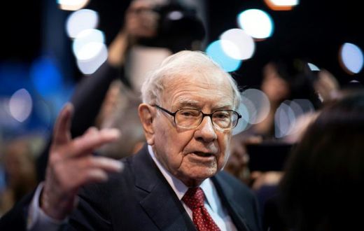 Warren Buffett, CEO of Berkshire Hathaway, arrives at the May 2019 shareholder meeting in Omaha, Nebraska