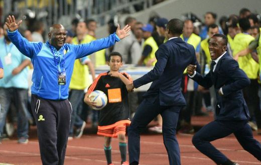 Mamelodi Sundowns coach Pitso Mosimane (L) celebrates winning the 2016 CAF Champions League