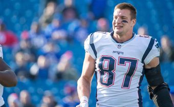 Gronk Will Host a Live Workout on Instagram