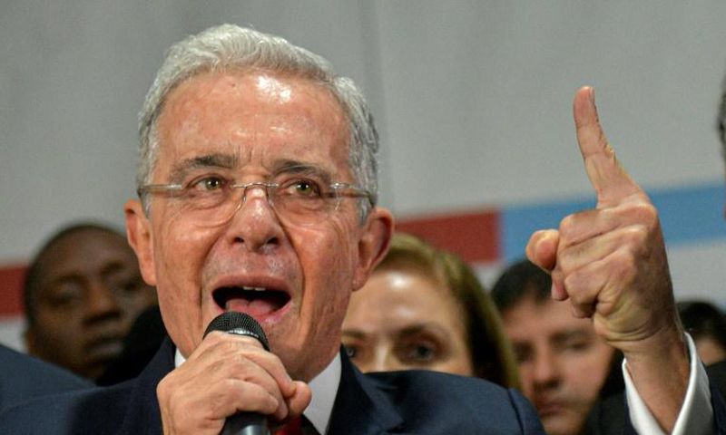 Former Colombian president Alvaro Uribe will be investigated in connection with illegal spying on journalists and politicians, the Supreme Court said