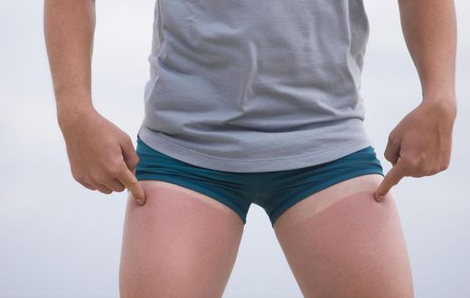 4 Essential Oils That'll Help Soothe Your Sunburn