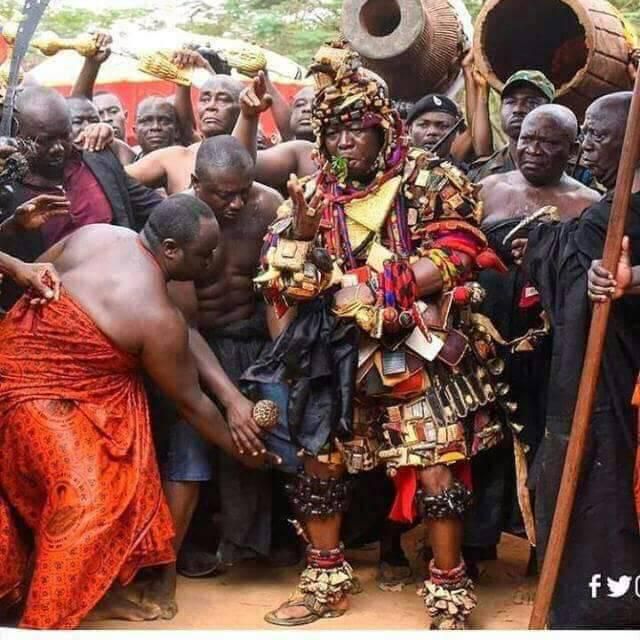 Otumfuo wearing the ‘Batakari-Kesee’