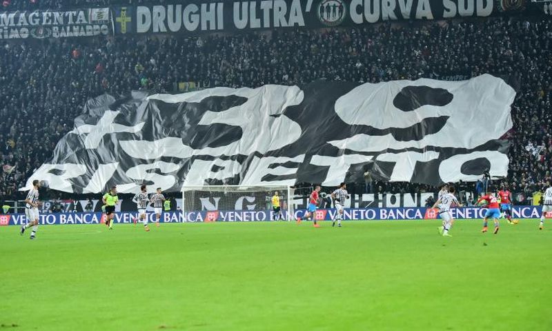 Thirty-nine people, mainly Juventus fans, died in the 1985 Heysel disaster