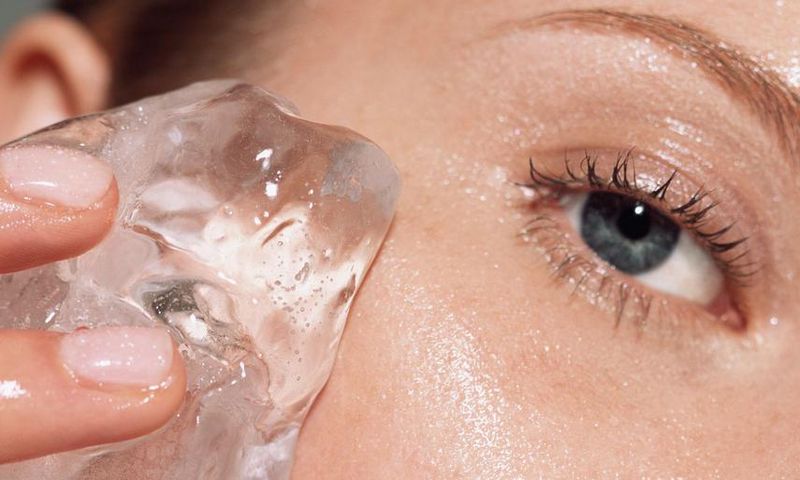 11 Reasons Why Your Face Looks So Swollen