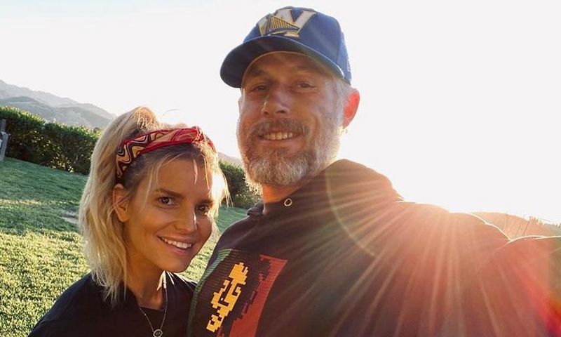 Jessica Simpson Shares No-Makeup Anniversary Photo