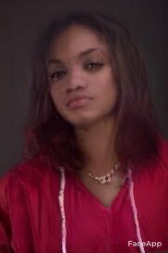 look as a woman according to Face App