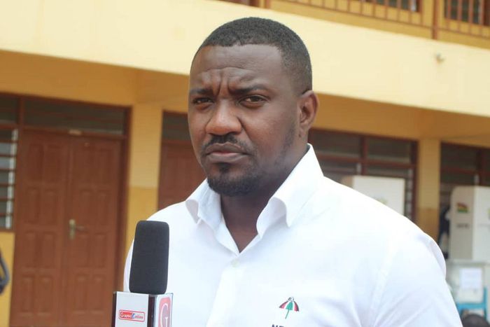 John Dumelo