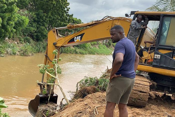 ‘Such arrogance!’ – Dumelo slams Gov’t from stopping him from dredging Ayawaso gutters