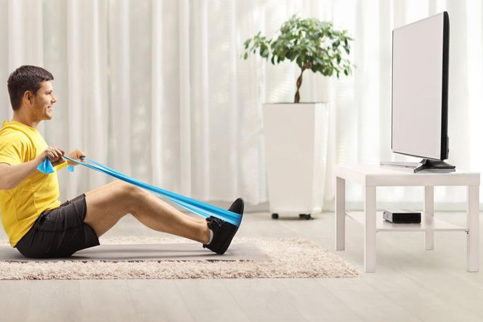 Take on This Iso Hold-Heavy Home Workout