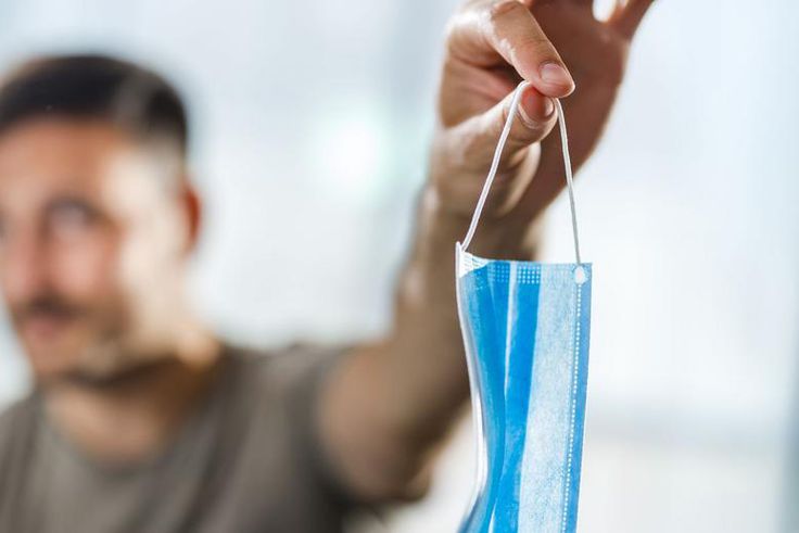 What to Say When Your Friend Won’t Wear a Mask