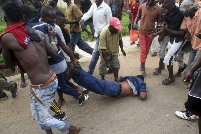 ___7837217___2018___1___12___14___mob-attack_1