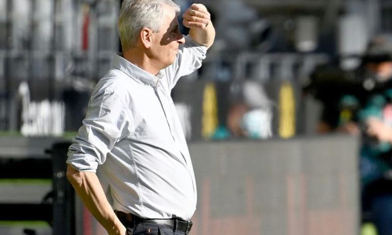 Favre is under pressure after Tuesday's loss to Bayern