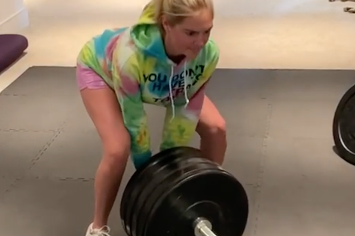 Watch Kate Upton Crush the Landmine Deadlift