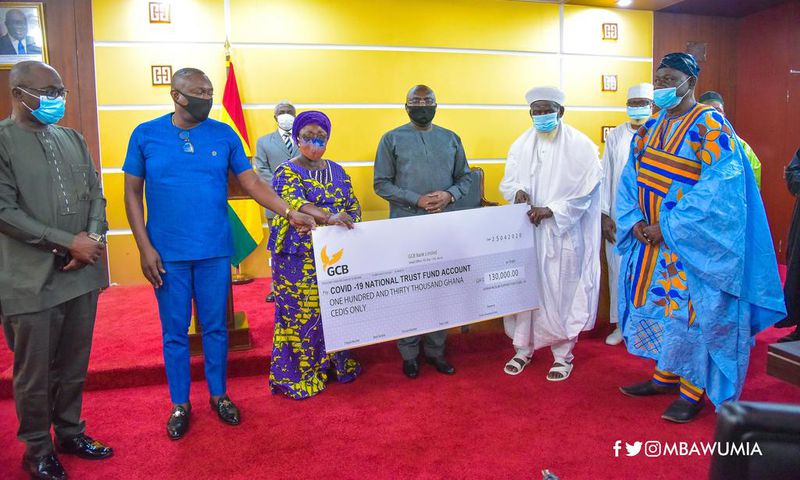 Muslim community donates 130,000 cedis to COVID-19 National Trust Fund