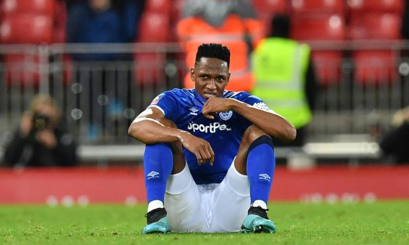 Everton defender Yerry Mina has suffered a partially torn thigh muscle