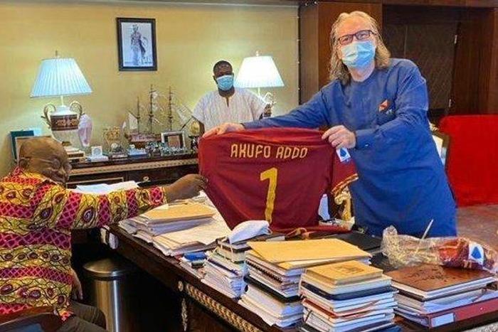 AS Roma presents special home jersey to Akufo-Addo