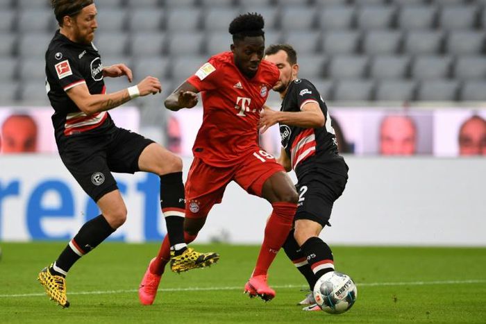 Bayern Munich's Canadian midfielder Alphonso Davies (C) clocked 35.4 km/h in Saturday's 5-0 league win over Fortuna Duesseldorf.