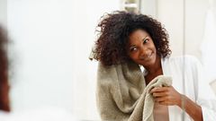 5 simple home remedies for treating dandruff