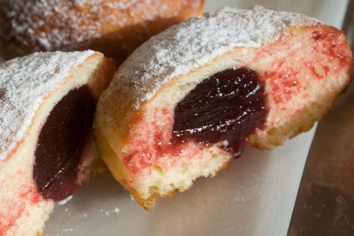 A Woman Ate 10 Doughnuts in Three Minutes
