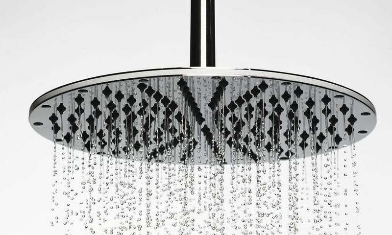 10 Masturbation Moves to Try In the Shower
