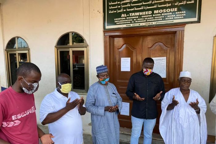 Dumelo donates to mosques