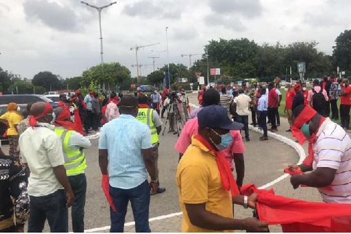 Staff of GACL demonstrating