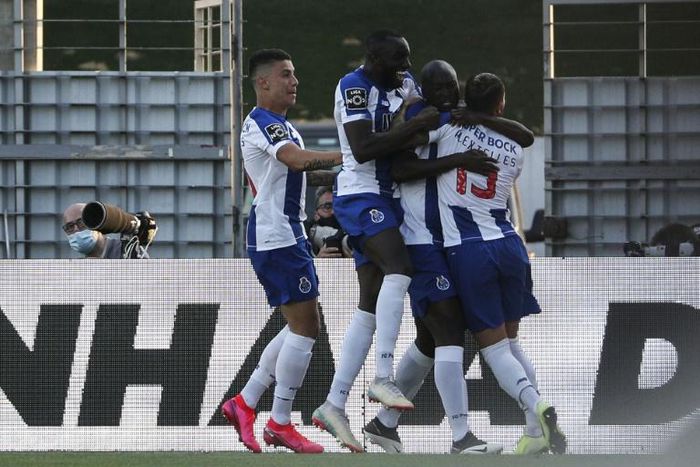 Pereira (2ndR) scored the goal which helped Porto secure the Portuguese title
