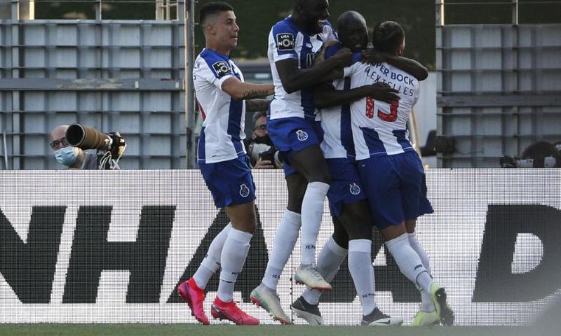 Pereira (2ndR) scored the goal which helped Porto secure the Portuguese title