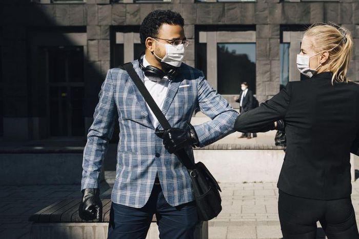 Who's Considered a 'Close Contact' in COVID-19