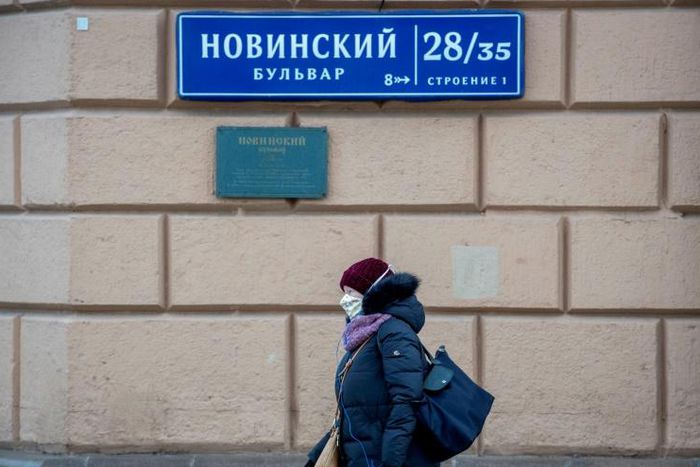 With a surge in coronavirus cases, more Russians are turning to the black market to find protective masks